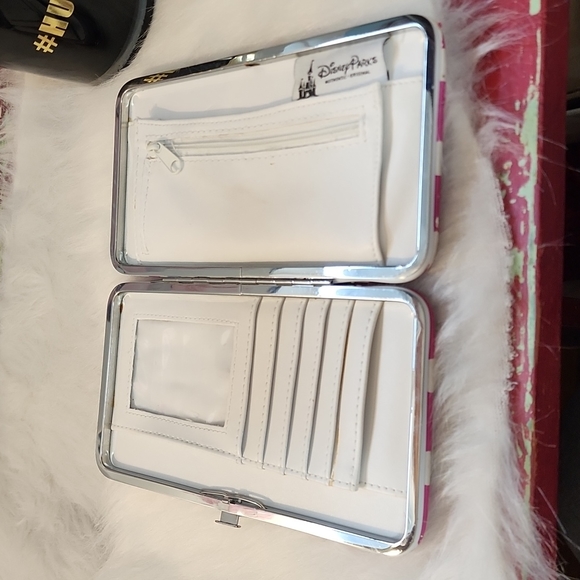 Disney Wallet - Picture 3 of 8